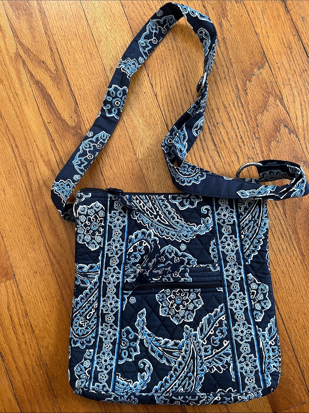 Vera Bradley Navy and Light Blue Paisley Blue Bandana Crossbody Hipster NWT